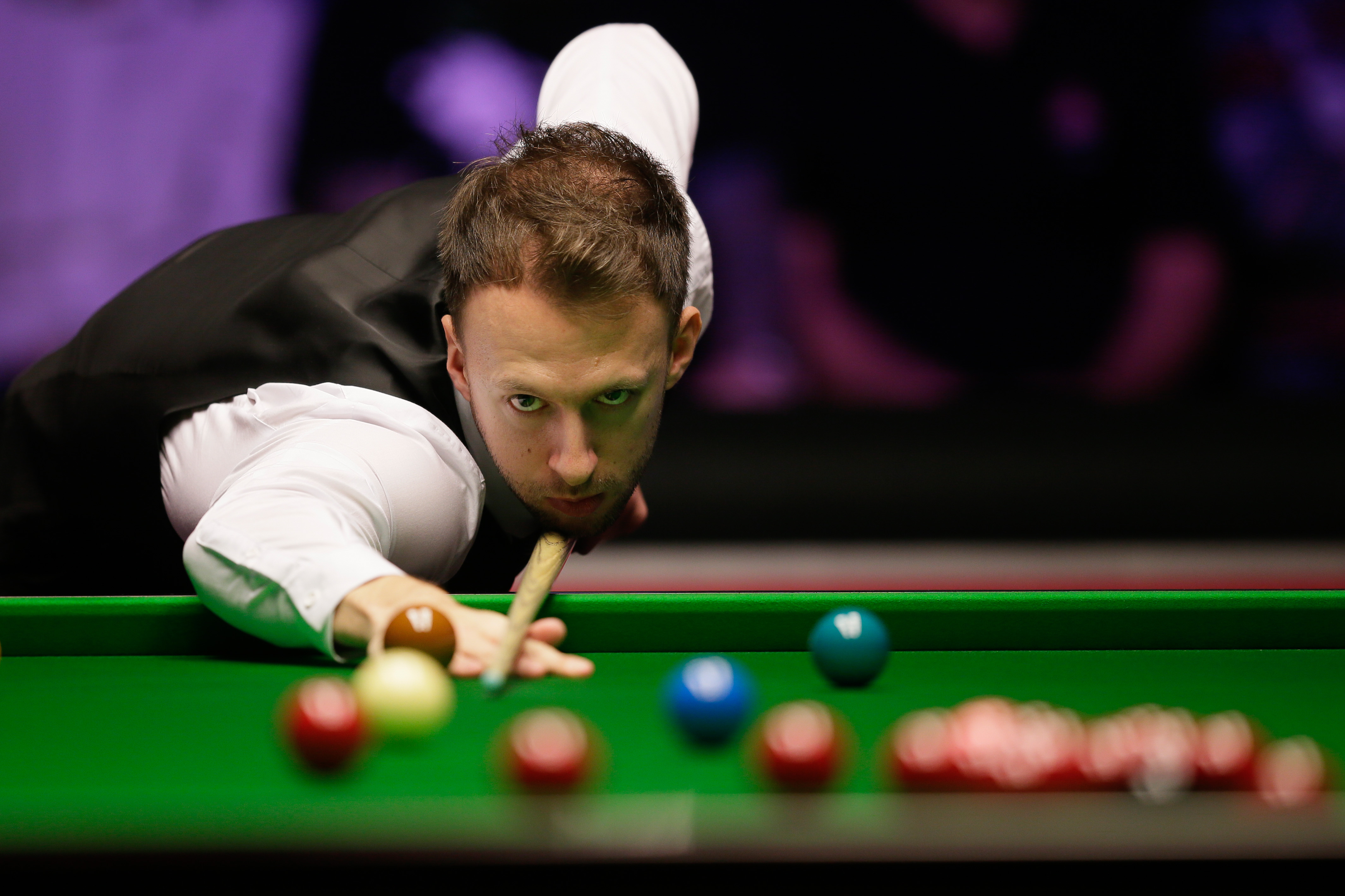 勇士和马刺竞逐鹈鹕前锋特雷-墨菲三世!