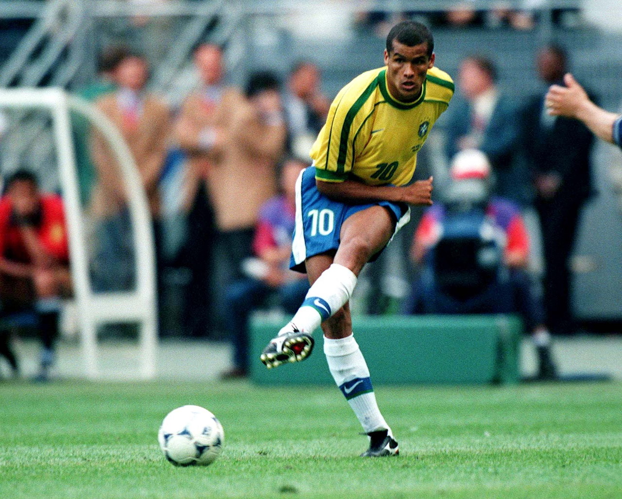 频繁在内部 频繁在内部